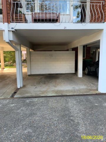 Renovated 2 Bedroom Apartment with Carspace - Photo 3