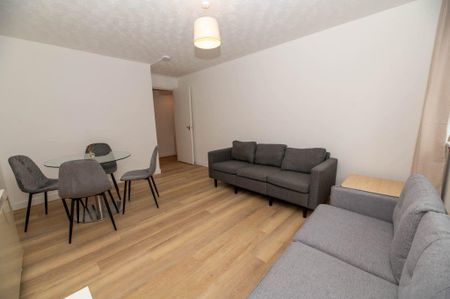 2 bedroom flat to rent - Photo 2