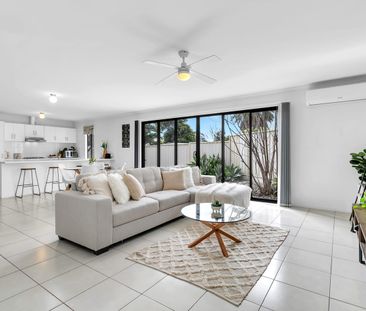 Delightful 4 Bedroom home - Photo 5