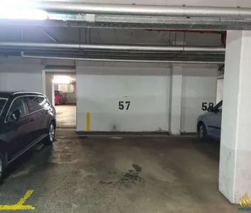 Koffer packen und einziehen inkl. Tiefgaragen Stellplatz - Gartennutzung - Photo 1