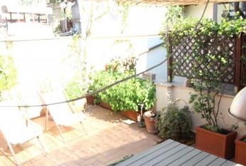 Attic-Piazza Navona: Short Stay. beautiful, fully furnished 1 Bedroom + Guest bed, 1 bath in period building with 2 large private terraces. Parquet floors, air conditioning, chef's kitchen, views, silent and bright. #2064