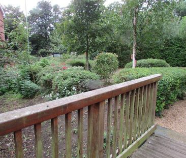 2 bedroom Flat To Let - Photo 1