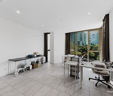 2 Bedrooms - Unfurnished - Photo 1