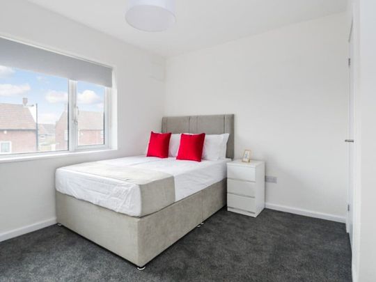 Ambleside Avenue, Southmead - Photo 1