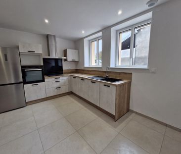 Location Appartement 3 pièces 120m² AMPUIS 69420 - Photo 2