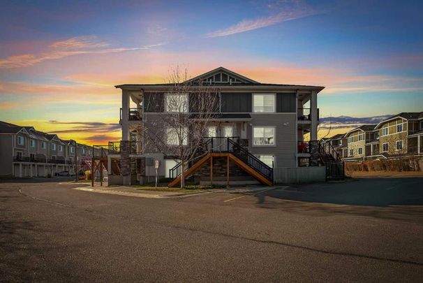 Bright & Spacious 2 Bedroom Apartment In Chestermere’s Lake Community. - Photo 1