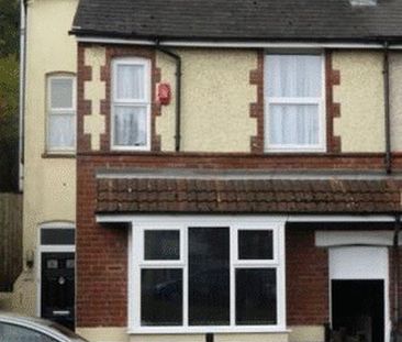 4 bedroom end of terrace house to rent - Photo 6