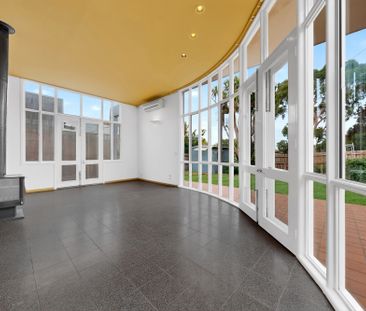 116 Rochester Road, Balwyn VIC 3103 - House For Rent | Domain - Photo 3