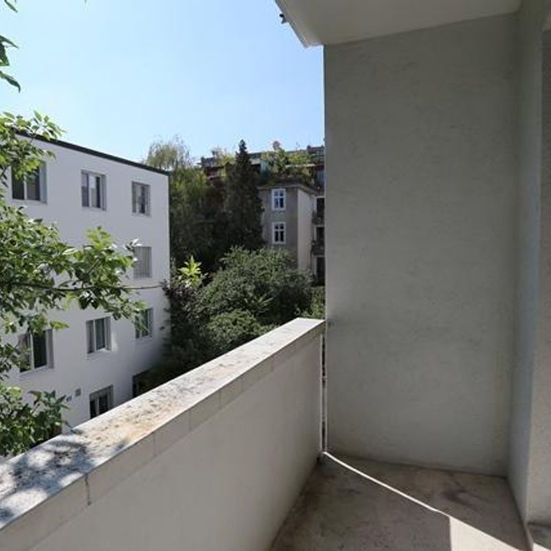 renovated 3-room apartment in the Gundeldingerquartier near SBB - Photo 1