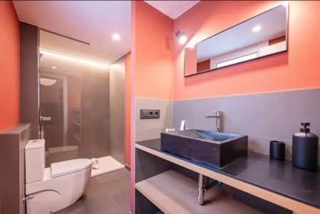 Carrer de Pau Claris, Barcelona, Catalonia 08037 - Photo 5