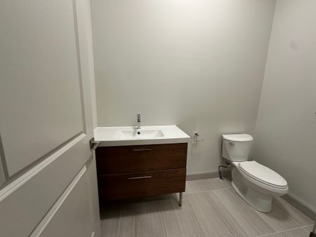 For Lease - 837 King Street Unit# 204, Hamilton, Ontario - Photo 3