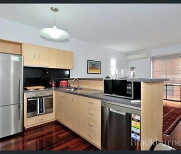 FULLY FURNISHED ONE BEDROOM APARTMENT ON HAY STREET - Photo 5