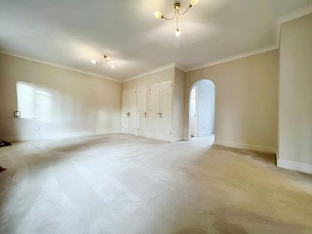 5 bedroom detached house to rent - Photo 4