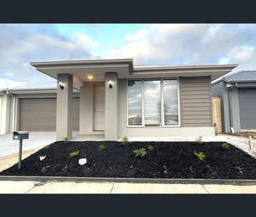 50 Ravenscraig Drive, Strathtulloh, Vic 3338 - Photo 3