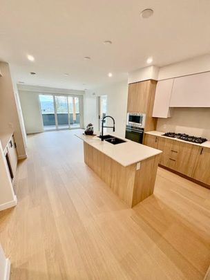 Corner unit at ZARA – Third Floor - Photo 1