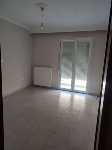 Studio/Γκαρσονιέρα για ενοικίαση Κέντρο (Πτολεμαϊδα) - Φωτογραφία 2
