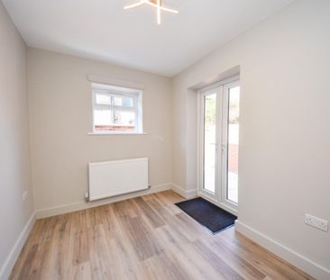 3 bed House - Mid Terrace for Rent - Photo 4