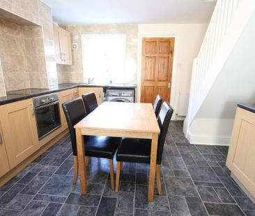 2 bedroom terraced house to rent - Photo 2