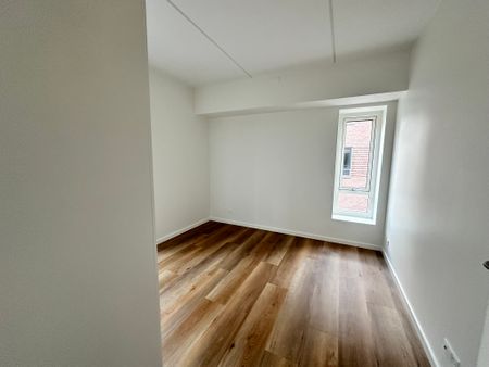 Lys 4-værelses lejlighed med altan i Nørresundby - Photo 4