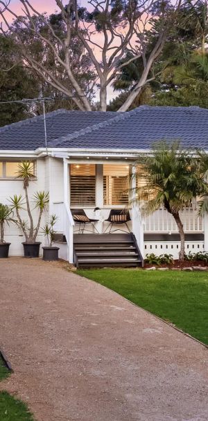 Charming Beach Cottage just minutes to the beach - Photo 1