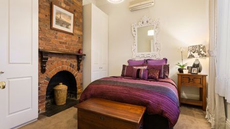 Victorian Charm with Contemporary Living - Photo 5