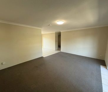 8/16 Bringelly Road, Kingswood NSW - Photo 2