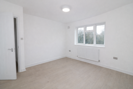 5 bedroom semi-detached house to rent - Photo 4