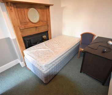 4 bedroom terraced house to rent - Photo 3