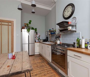 A fantastic opportunity to live in a main door, ground door apartme... - Photo 2