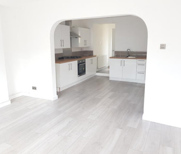 3 bedroom property to rent - Photo 2