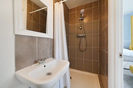 Castletown Road, West Kensington - Photo 5