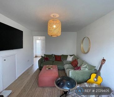 2 bedroom semi-detached house to rent - Photo 2
