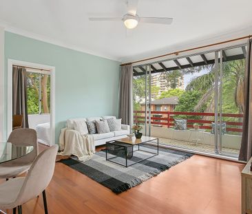 Lush Treetop Residence In Rockdale: Double Brick, Third Bedroom/Hom... - Photo 1