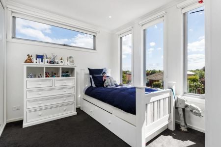 LUXURY BEACHSIDE LIVING | LOW MAINTENANCE LIFESTYLE! - Photo 5