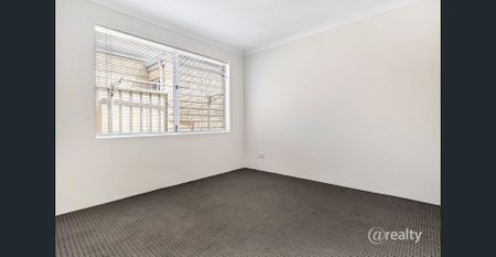 Lovely modern family home! - Photo 4