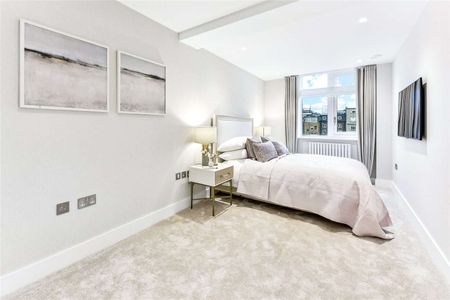 A bright and modern 2 bedroom lateral apartment located in the heart of Fitzrovia. - Photo 2