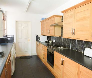 5 Church Drive Boultham Park, Lincoln, Lincolnsire, LN6 7AX - Photo 6