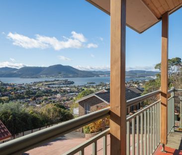 Sunny 2-Bed Home in Berriedale - Photo 2