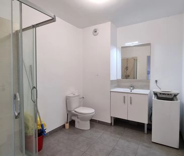 Location Appartement 2 pièces 39m² ST LAURENT DU VAR 06700 - Photo 5