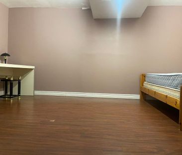 For Lease - 5733 River Grove Avenue, Mississauga, Ontario - Photo 5