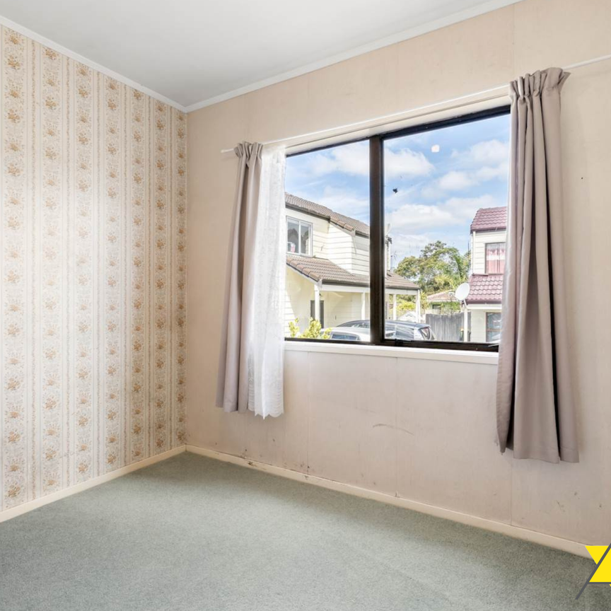 3 bedroom property in Ranui - Photo 1