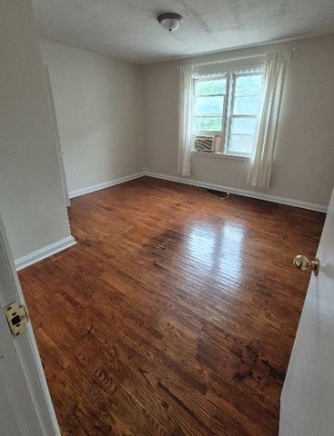 For Lease - 2355 Lakeshore Road Unit# 2, Oakville, Ontario - Photo 3