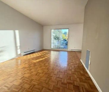 655 Boul. Laval | 655 Boulevard Laval, Laval - Photo 1