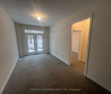 Townhouse For Lease | N8127724 - Photo 6