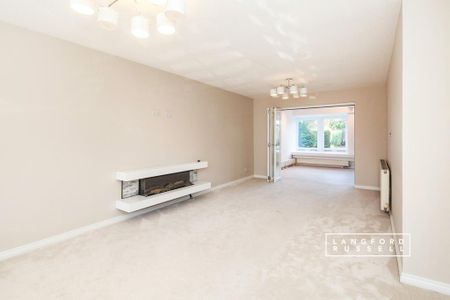4 bedroom detached house to rent - Photo 2