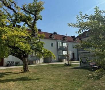 Großzügige 2 Zimmer Wohnung mit schönem Innenhof im 1ten Stock **ke... - Photo 2