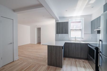 2105 Chomedey Street, Montréal, QC - Photo 5