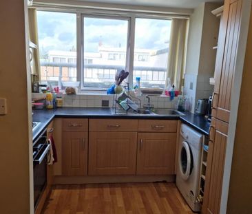 1 bedroom in a house share to rent - Photo 2