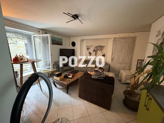 MAISON MEUBLEE A LOUER DE TYPE F2 SUR 3 NIVEAUX AVEC CELLIERS - Photo 1