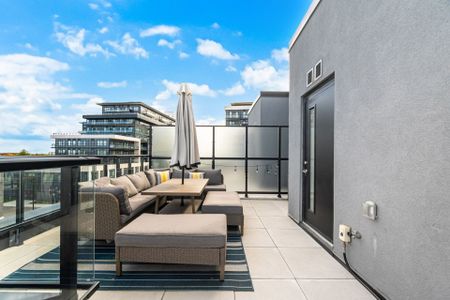 For Lease - 3020 Trailside Drive Unit# TH 132, Oakville, Ontario - Photo 3